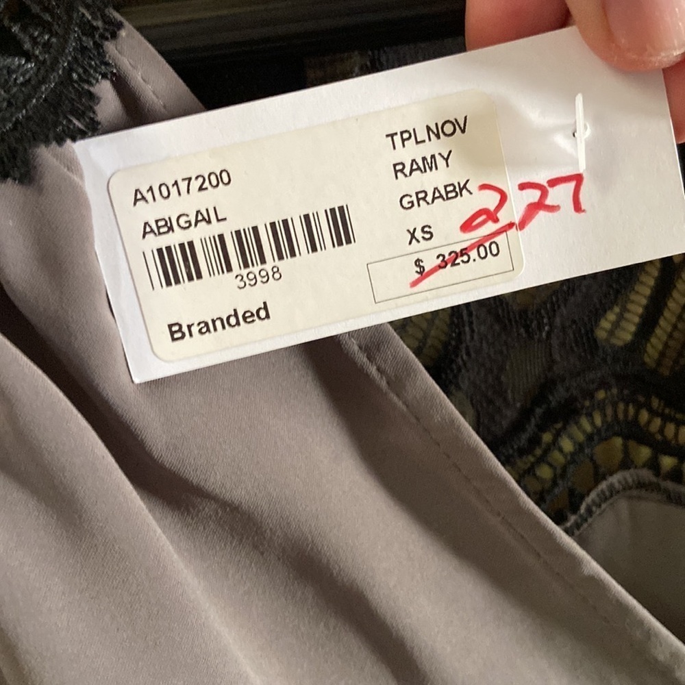Sz XS Ramy Brook Gray Cold Shoulder Blouse w/Black Lace V Front - Picture 4 of 5